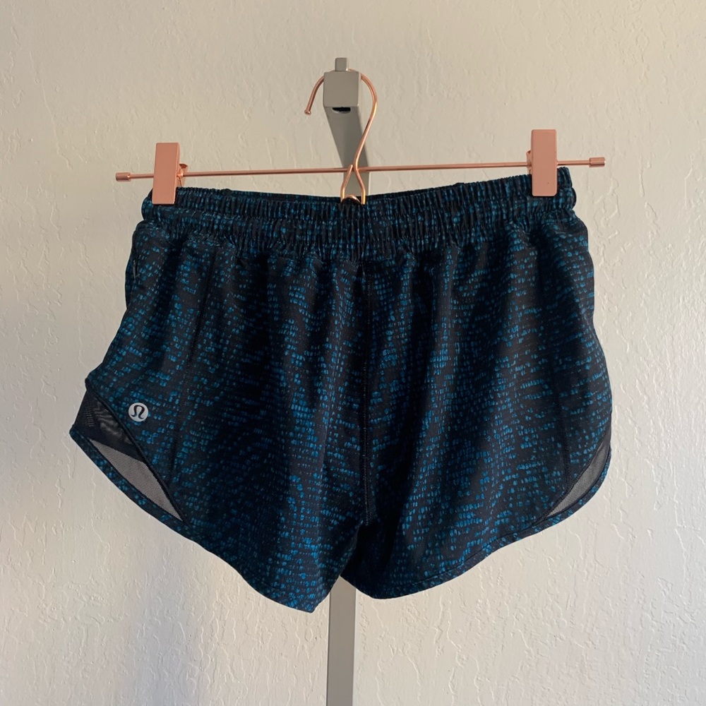 Lululemon hotty hot shorts teal black size 4
